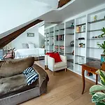 Charming Apartment In The Heart Of St Germain